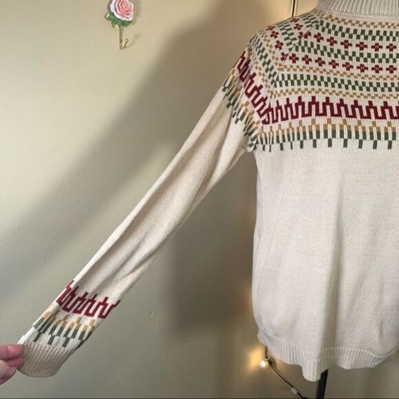Mock Neck Tribal Pattern Cream Sweater - Women’s Medium - Picture 3 of 5